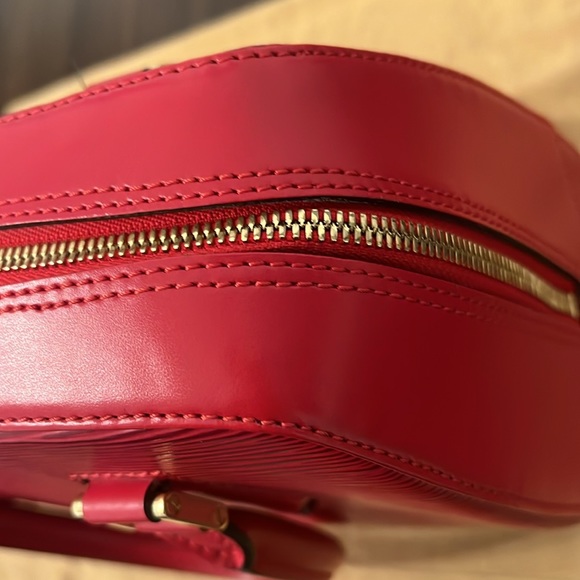 Louis Vuitton gently used Red Epi Sablous Handbag - Picture 7 of 14